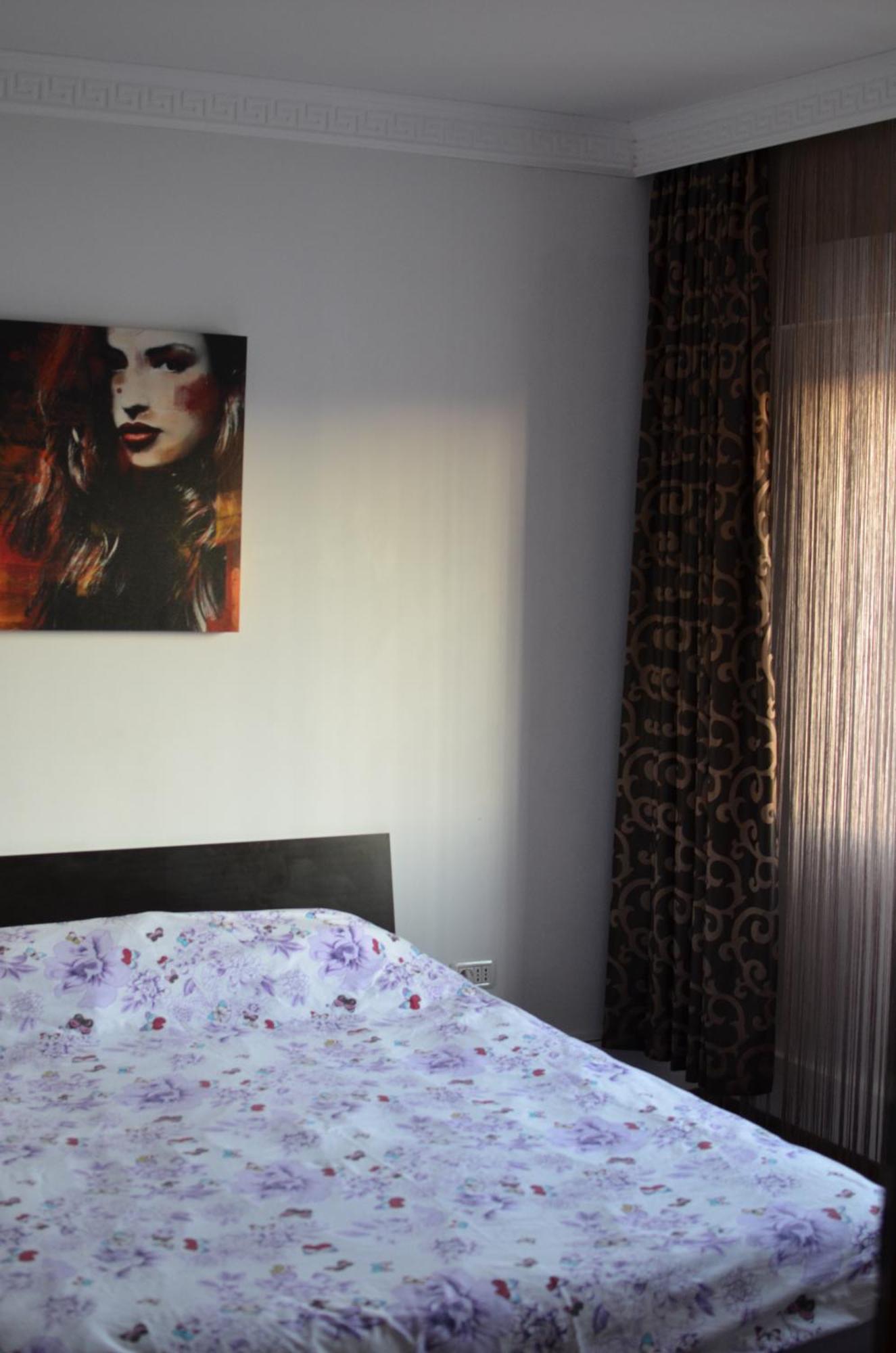 Vila Cu Trandafiri Cozy Apartments 2 Camere Bragadiru Exterior foto